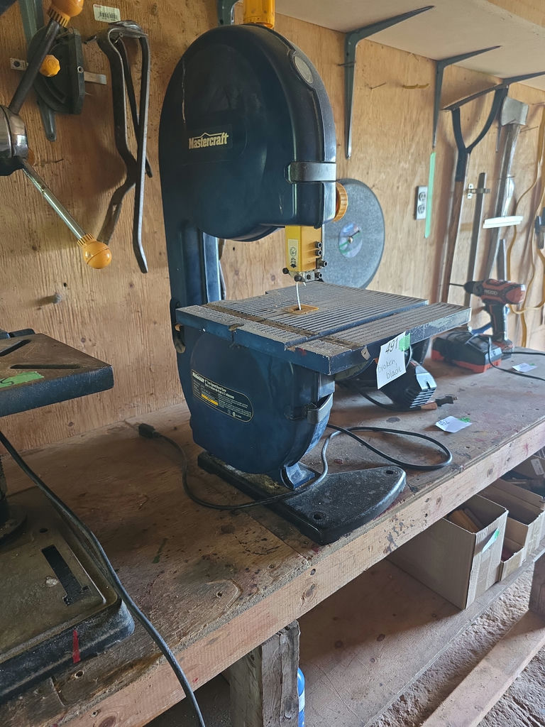 Mastercraft 9-inch two-speed Band Saw B - image 6 of 7