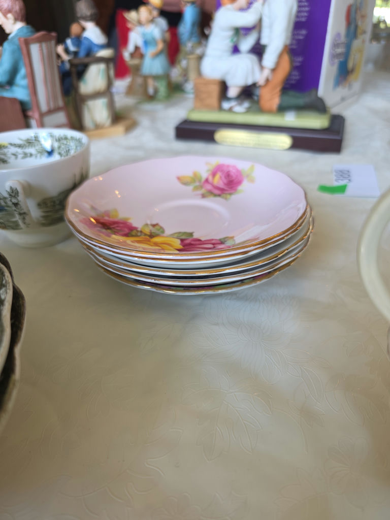 English China Dinnerware B - image 6 of 19
