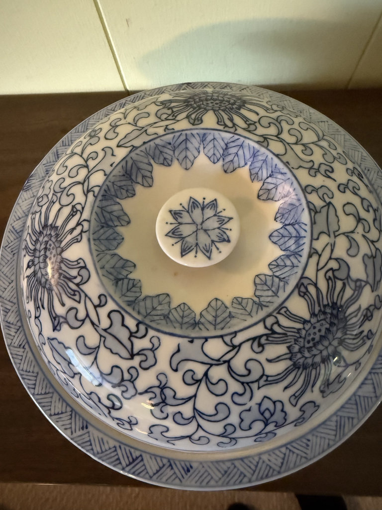 Blue and white porcelain tureen with lid - image 2 of 5