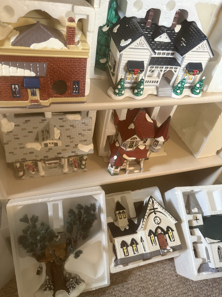 Snow Village Winter Miniature Scene Collection - image 31 of 36