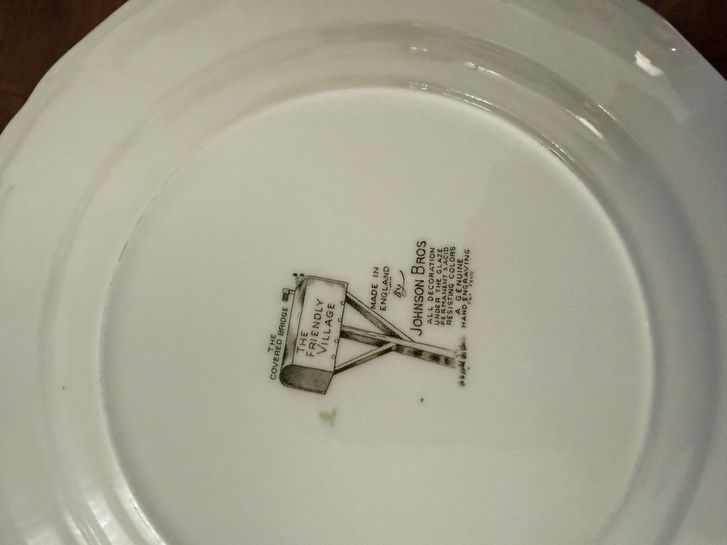 Assorted vintage ceramic dishware and bakeware with floral and fruit motifs - image 10 of 13