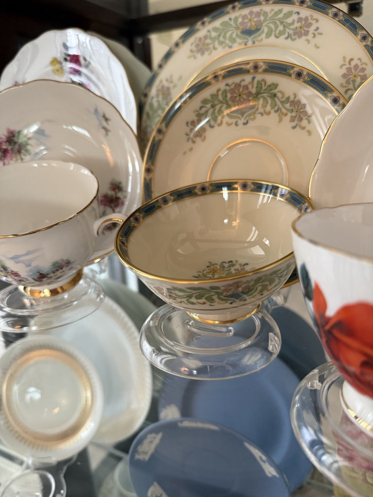 Multibrand bone china tea set with floral designs - image 2 of 9