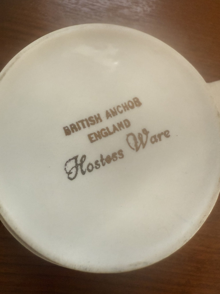Vintage Homer Laughlin Hostess Ware teacups with creamer and saucer - image 5 of 7