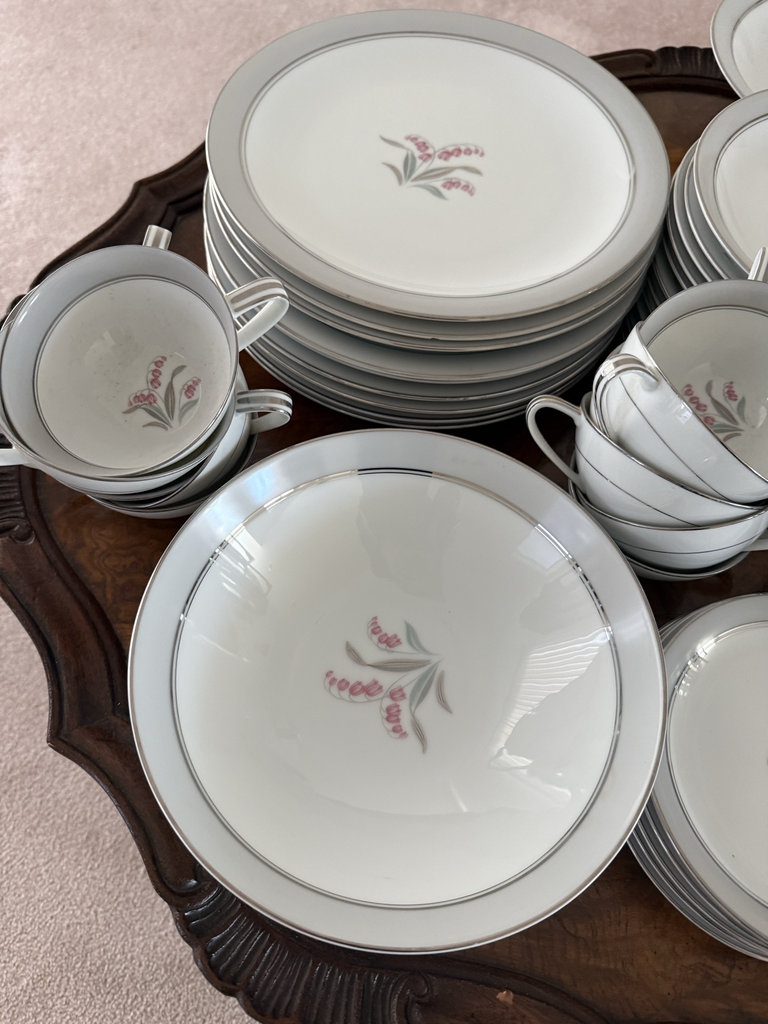 Nortitake  China Set - image 2 of 8