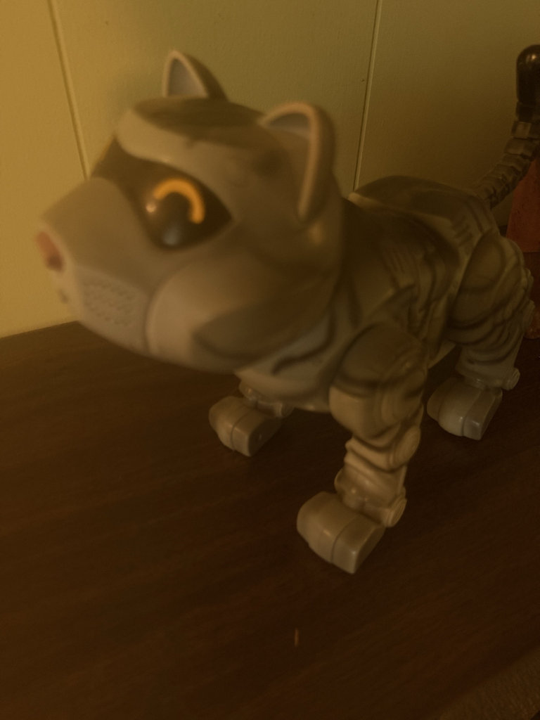 Cat-themed figurines and sculpture collection - image 4 of 9