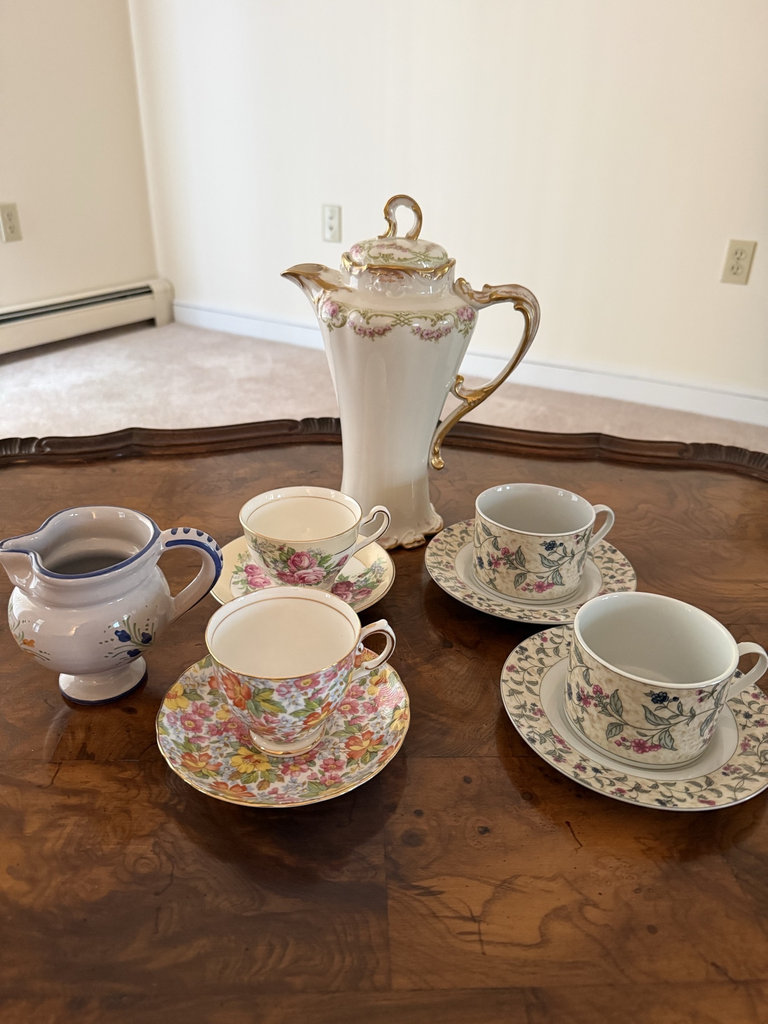 Floral porcelain tea set with teapot, creamer, and cups - image 1 of 10