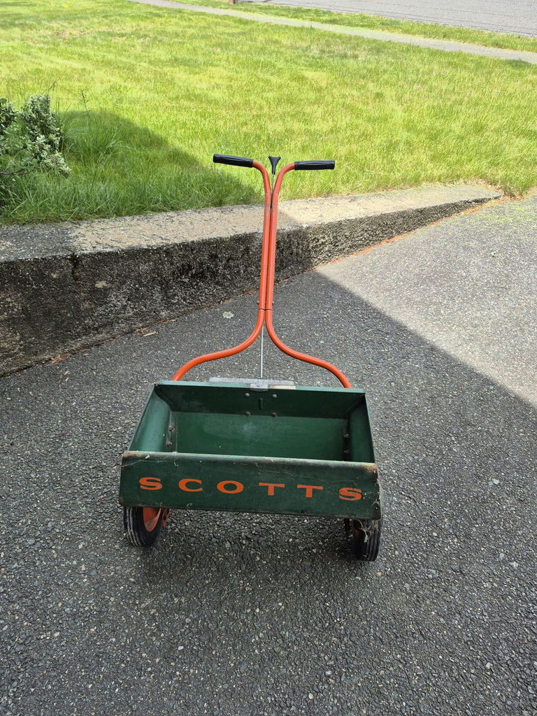 Scotts Model 35-3 Manual Lawn Spreader - image 1 of 4