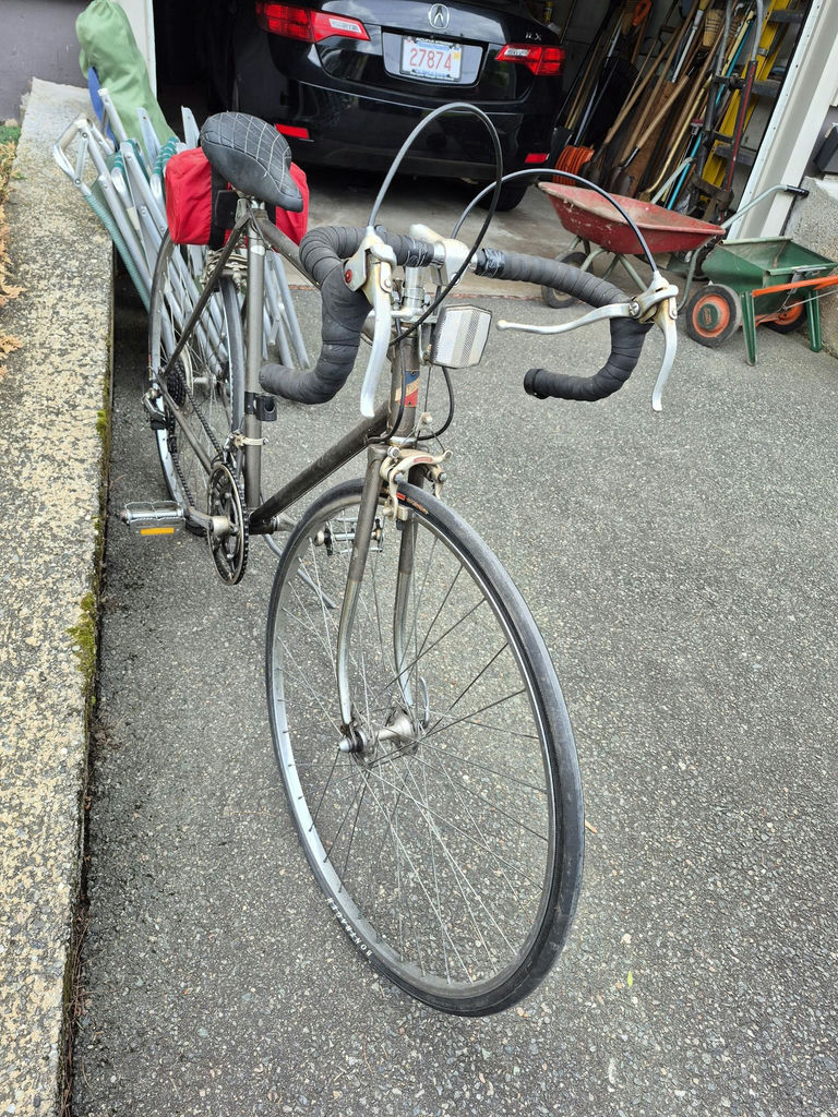 Road Bicycle with Bellwether Seat Bag - image 3 of 3