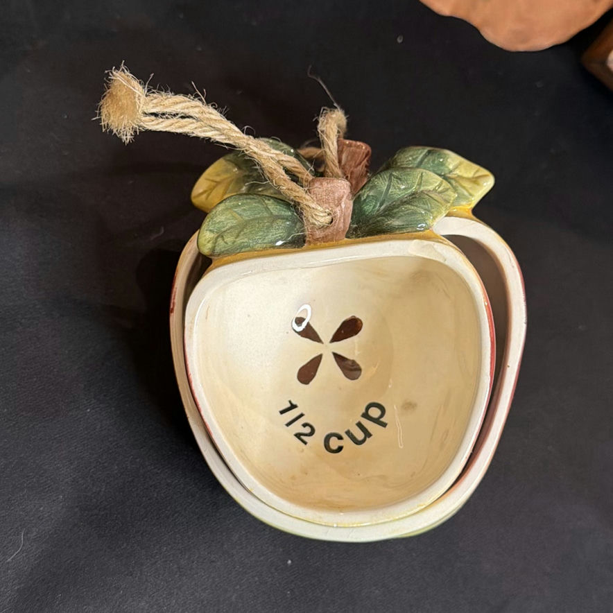 Apple of My Eye - Vintage Apple Themed Items - image 9 of 9