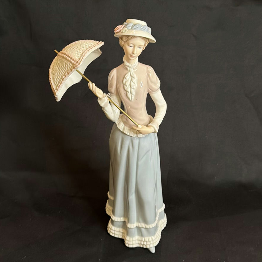 Lady Catherine Porcelain Figurine by Home Interiors & Gifts  - image 1 of 7