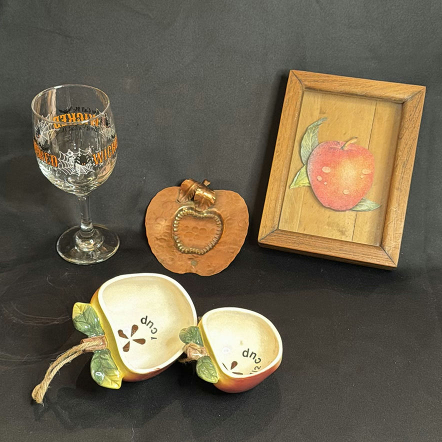 Apple of My Eye - Vintage Apple Themed Items - image 1 of 9