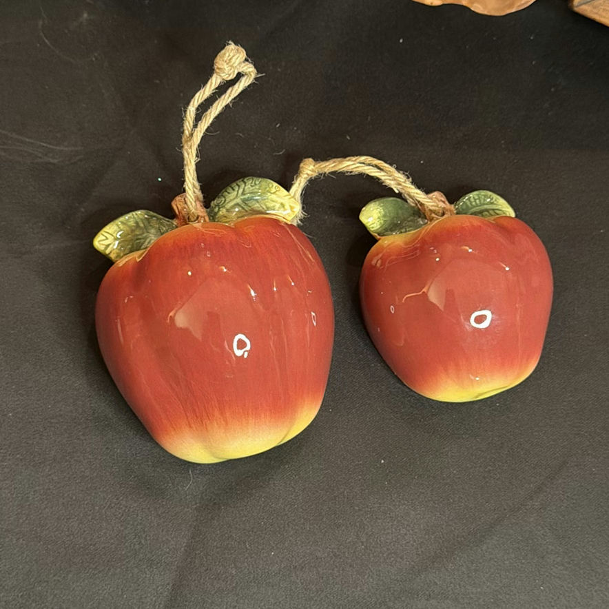 Apple of My Eye - Vintage Apple Themed Items - image 8 of 9