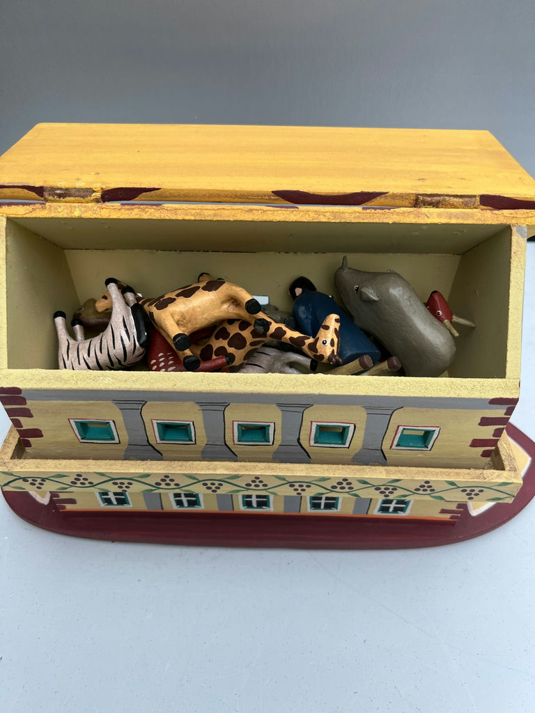 Wooden hand-painted Noah's Art with animals and people - image 8 of 8