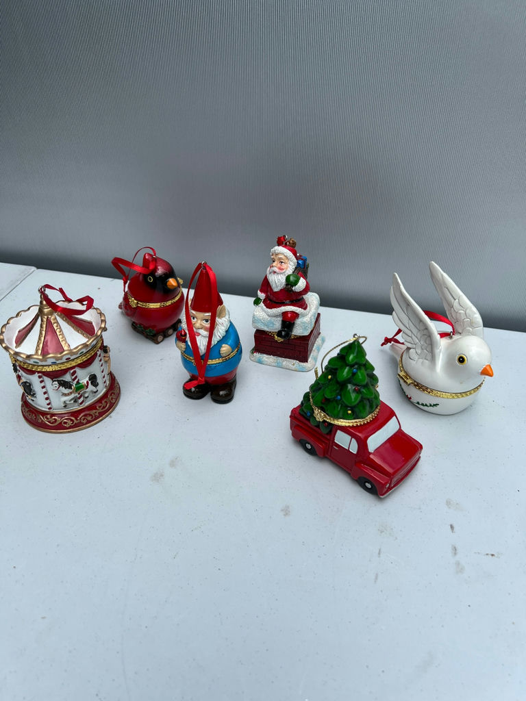 Assorted Christmas Trinket Boxes - BEAUTIFUL! - image 1 of 5