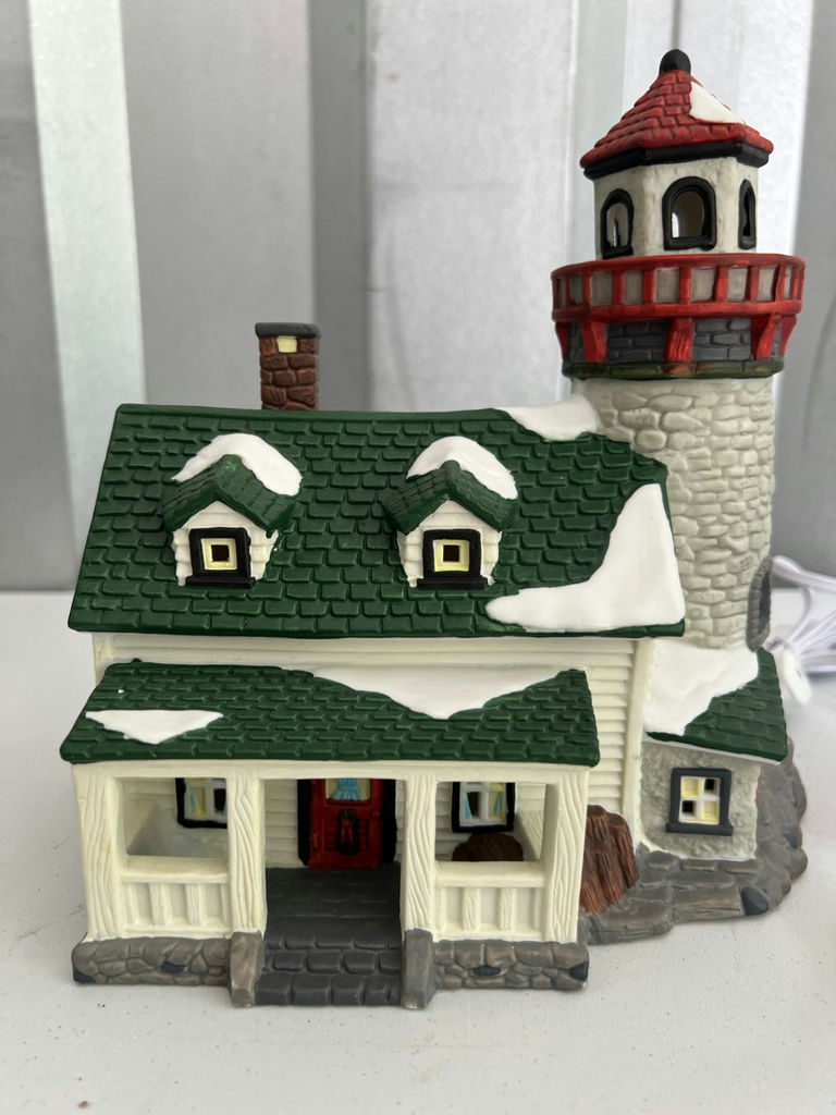 Porcelain Lighted House and Lighthouse - image 2 of 4