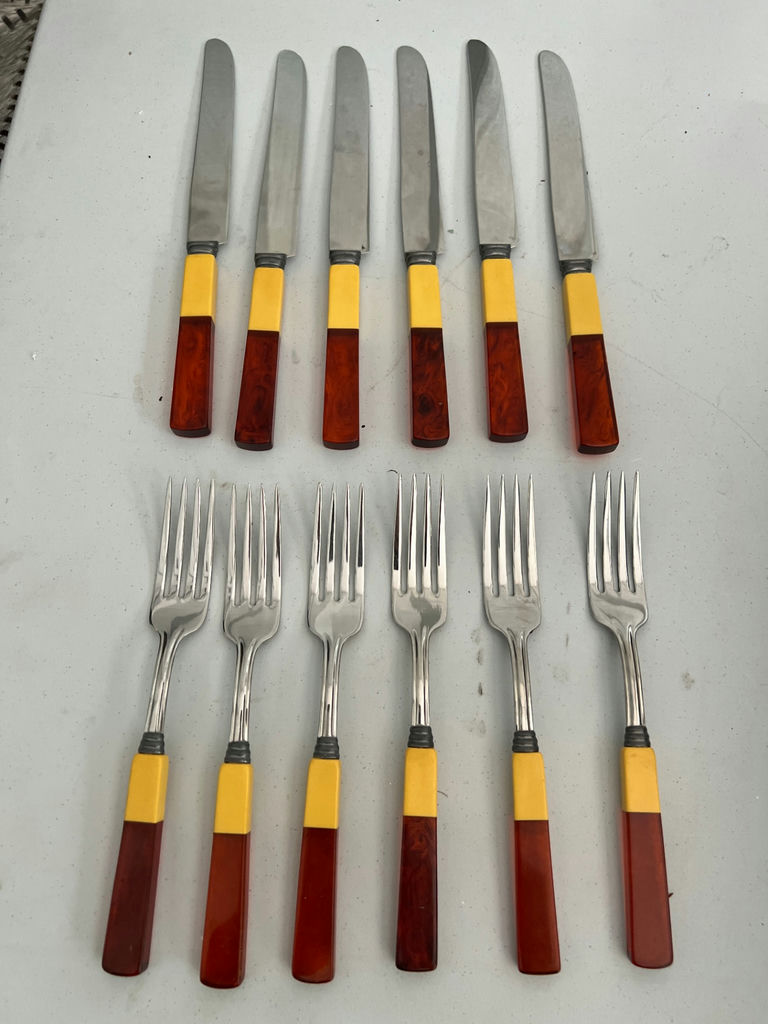 Two-tone yellow and brown handled cutlery set (knives and forks) - image 1 of 4