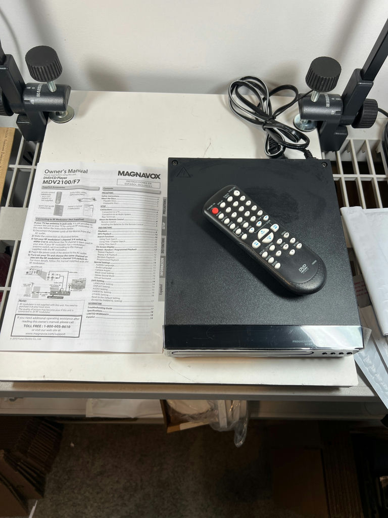 Magnavox MDV2100 DVD Player with Remote and Manual LIKE NEW - image 1 of 4