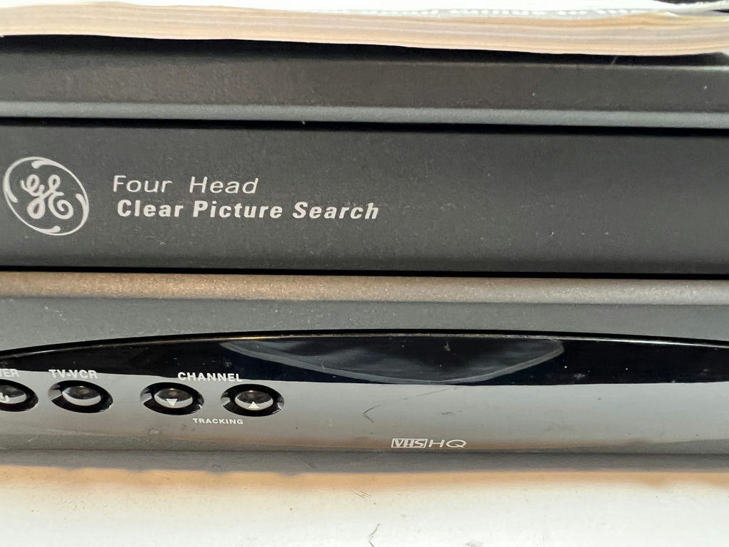 GE VG4060 Video Cassette Recorder with remote and manual LIKE NEW  - image 5 of 11