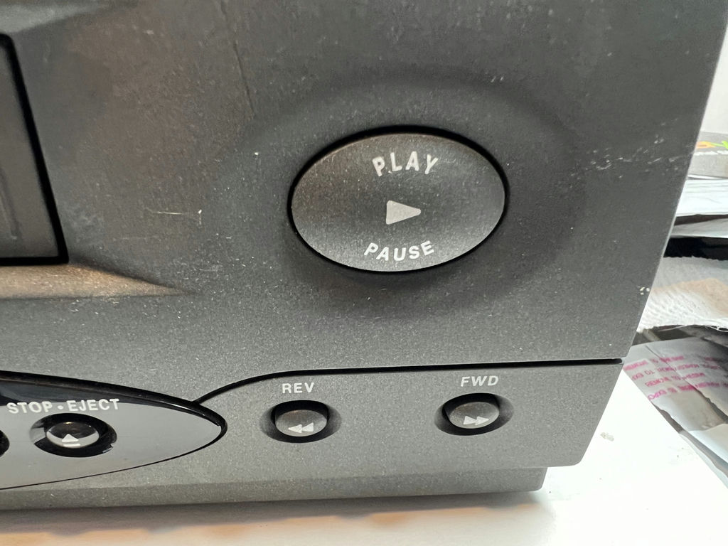 GE VG4060 Video Cassette Recorder with remote and manual LIKE NEW - image 11 of 11