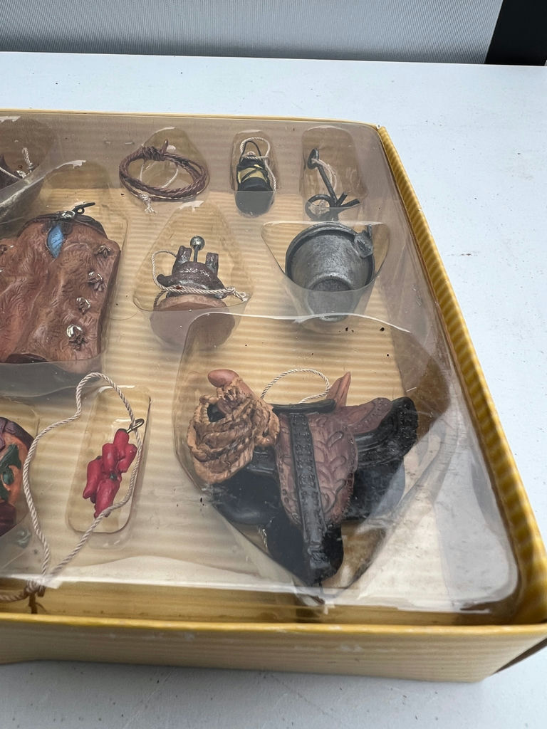 Set of miniature Western clothing and accessories ornaments - image 3 of 3