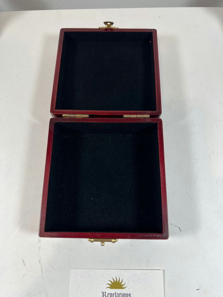 Decorative hinged jewelry box with marine motif - image 2 of 4