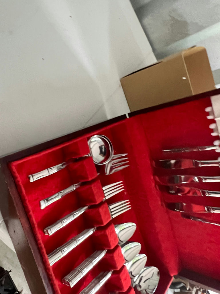 Silverware stainless set in wooden box - image 9 of 11