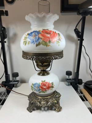 Vintage electric table lamp with dual floral glass globes - Image 1 of 6