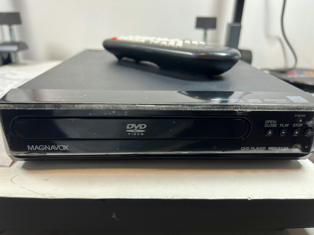 Magnavox MDV2100 DVD Player with Remote and Manual LIKE NEW - image 2 of 4