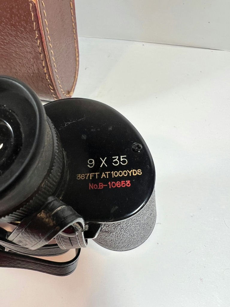 scope model 3831 Vintage 9x35 binoculars with leather case - image 3 of 4