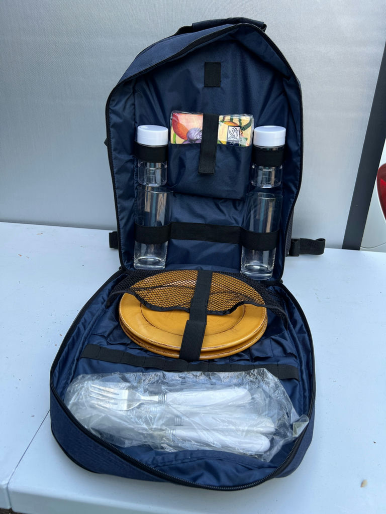 Navy Picnic Backpack with Dinnerware and Bottles BRAND NEW - image 2 of 6