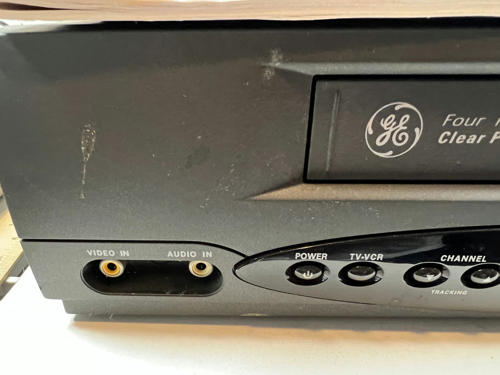 GE VG4060 Video Cassette Recorder with remote and manual LIKE NEW  - image 7 of 11
