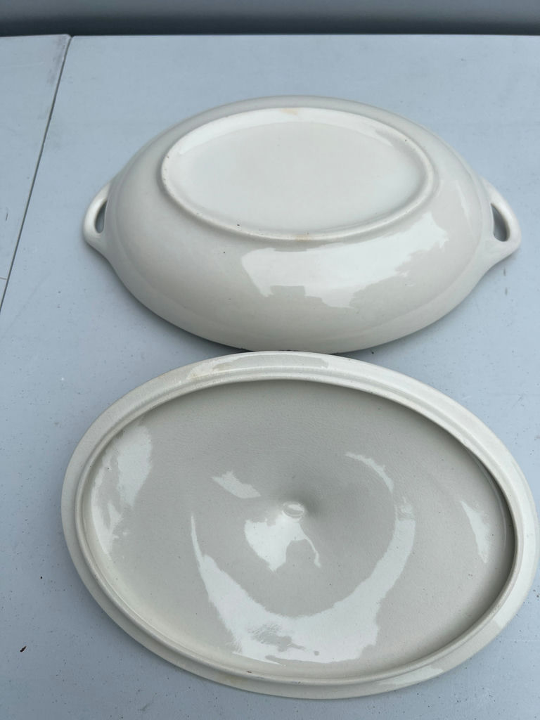 Floral porcelain soup tureen with lid - image 3 of 4
