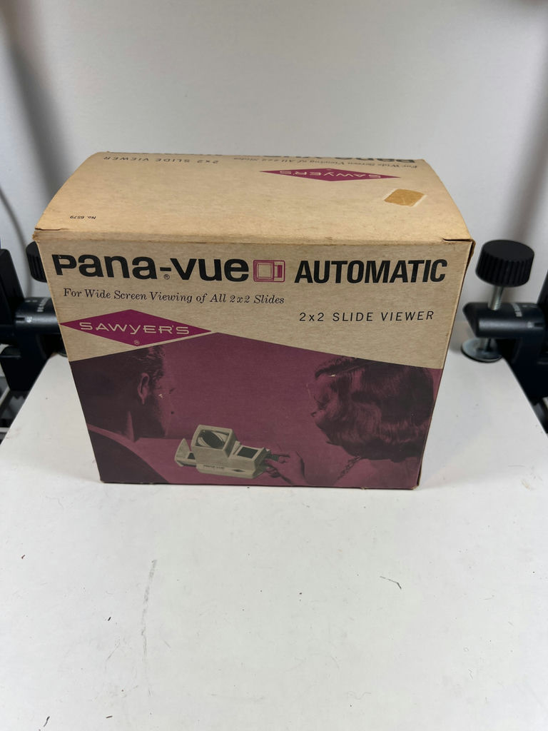 Pana-Vue Automatic 2x2 Slide Viewer with Transformer BRAND NEW IN BOX - image 1 of 4