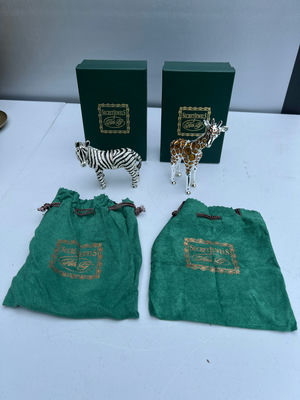 AMAZING TRINCKET BOXES - Jeweled zebra and giraffe figurines with Secret Jewels packaging - Image 1 of 5