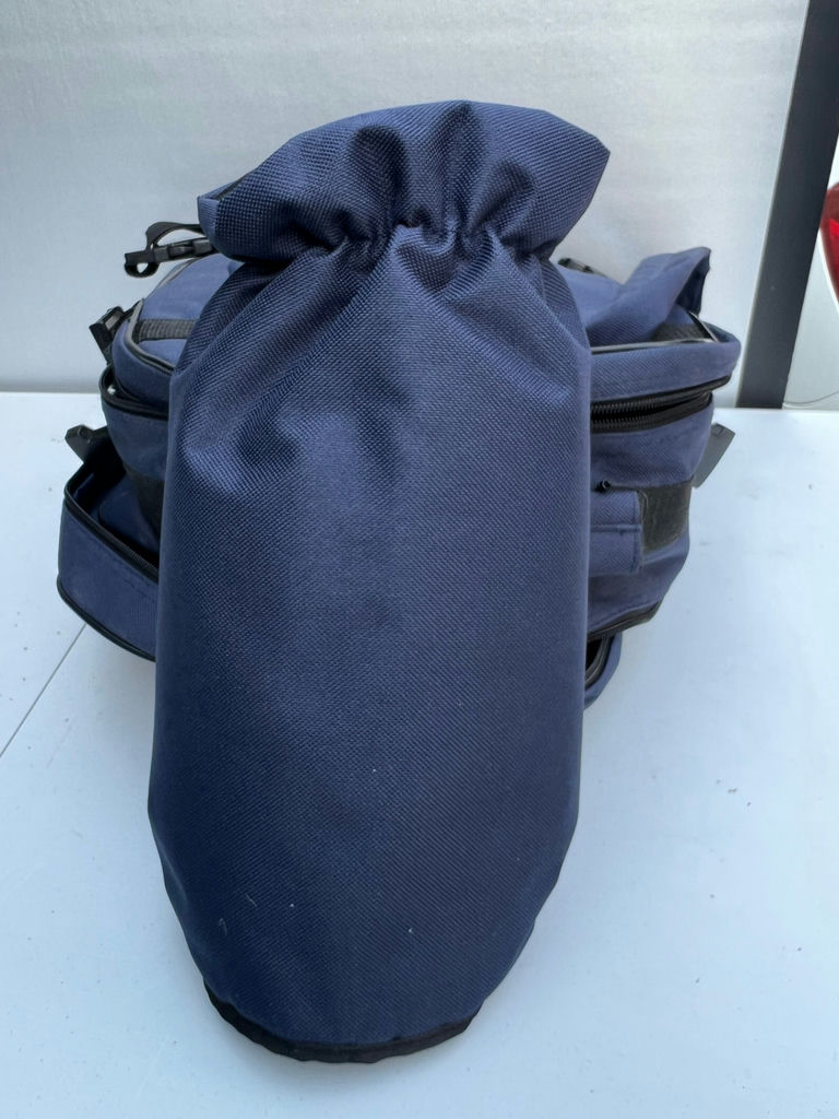 Navy Picnic Backpack with Dinnerware and Bottles BRAND NEW - image 5 of 6