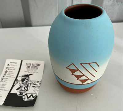 Gradient blue ceramic vase with geometric motif - Image 1 of 4