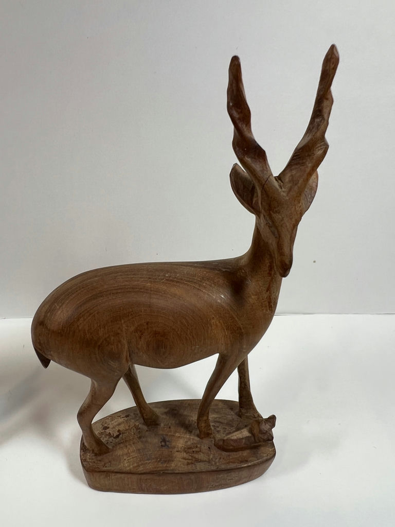 Two wooden deer figurines (doe with fawn and standing stag) - image 3 of 4