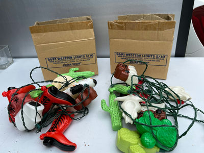 Southwestern-themed novelty string lights - Image 1 of 3
