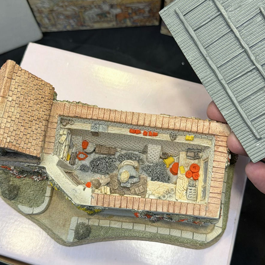 David Winter Cottages and Christmas Carol Collectible Buildings - image 7 of 8