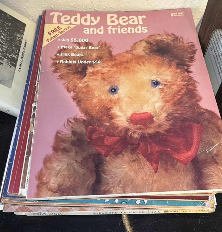 Assorted Books, Craft Magazines, and Pattern Publications - image 4 of 17