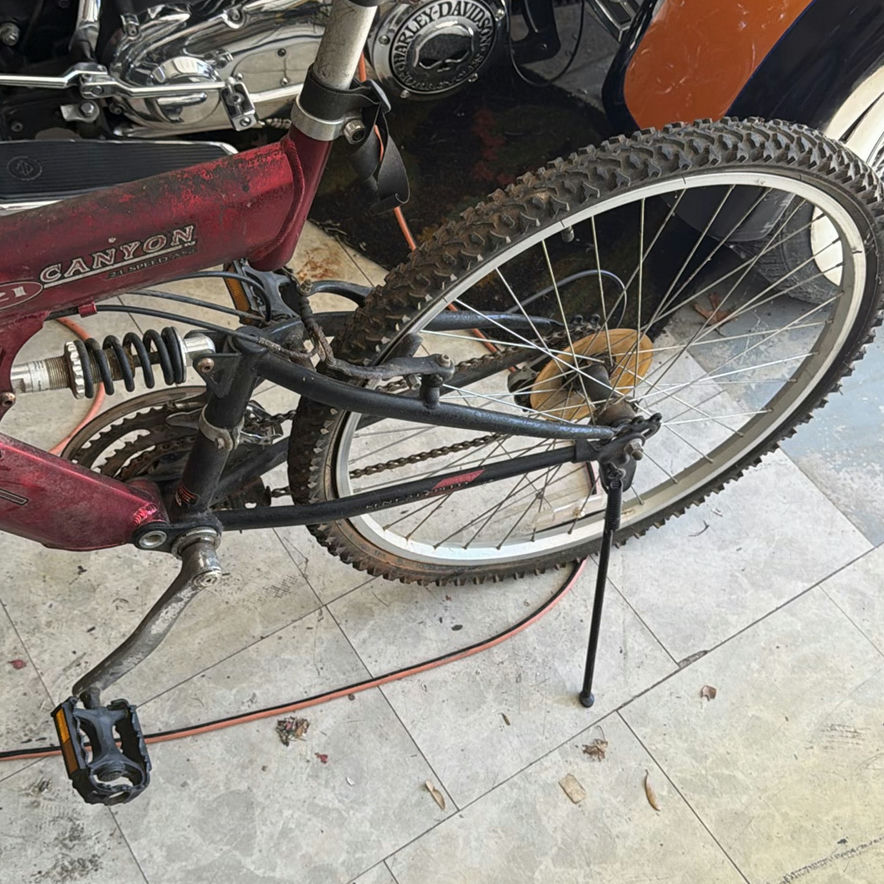 Kent Black Canyon Mountain Bicycle - image 2 of 4
