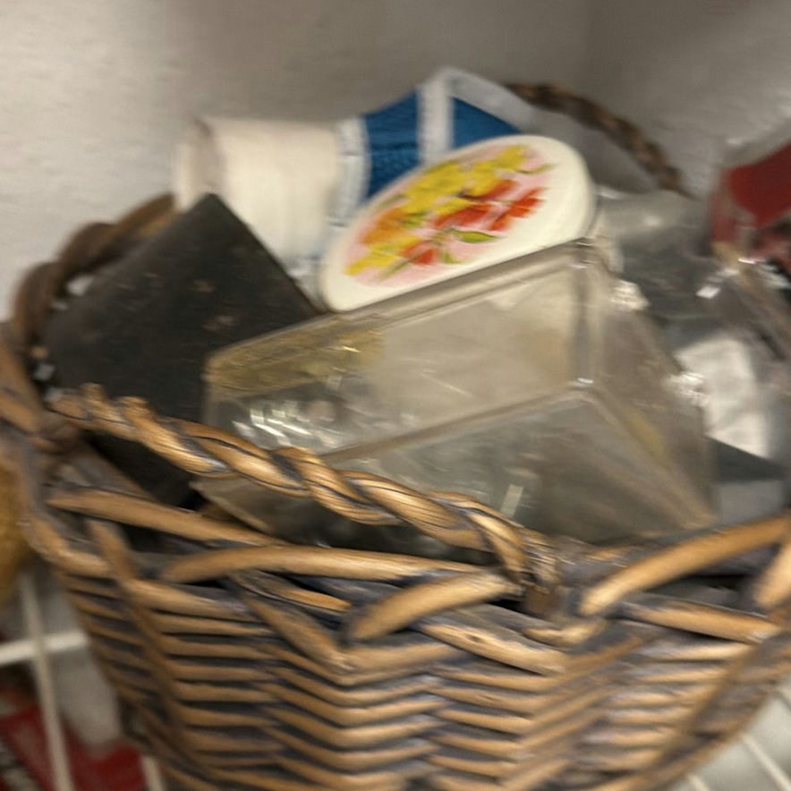 Assorted Household and Storage Items - image 6 of 7