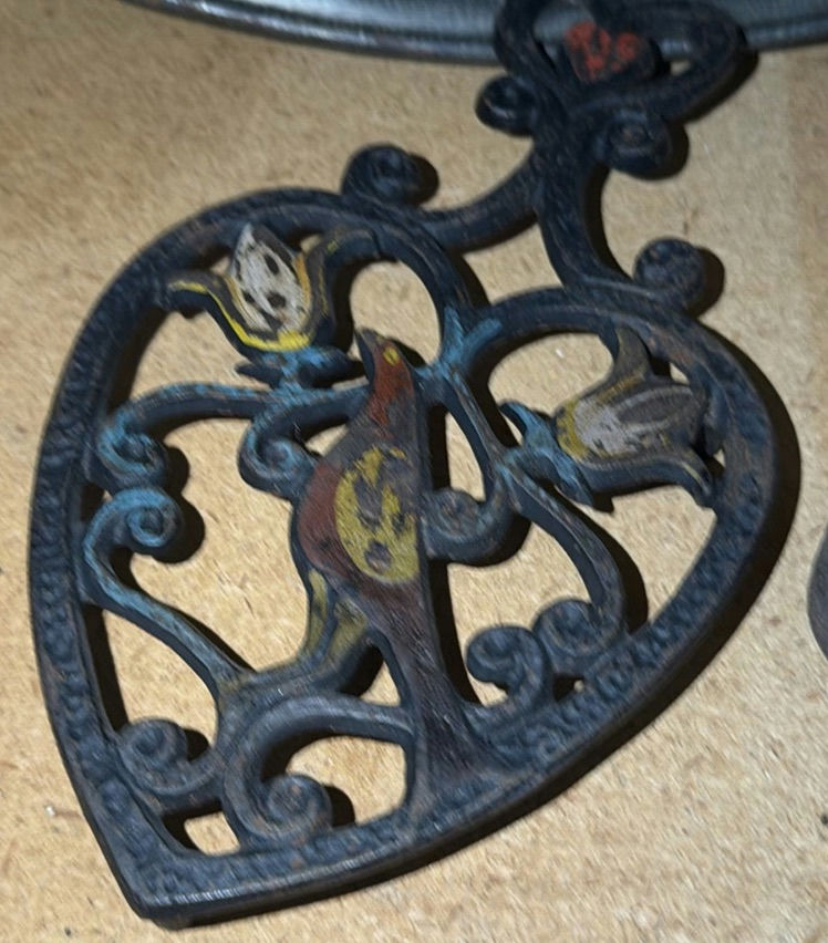 Assorted Vintage Kitchenware and Household Items - image 4 of 7
