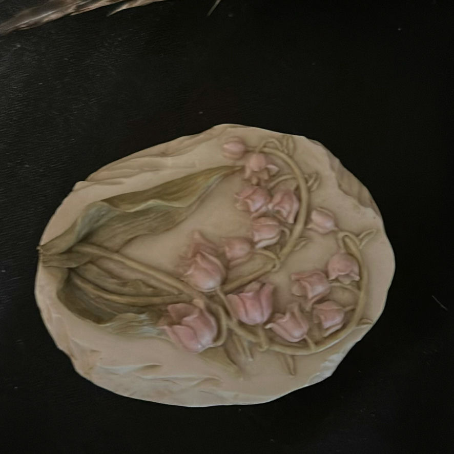 Assorted Decorative Figurines, Ceramic Bowls, and Geode - image 4 of 7