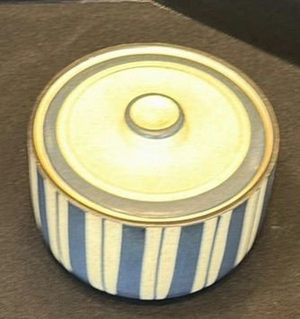 Assorted Vintage Glassware, Ceramics, and Serving Pieces - image 8 of 8