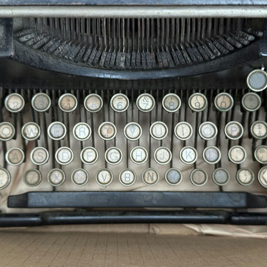 Underwood Manual Typewriter - image 2 of 6