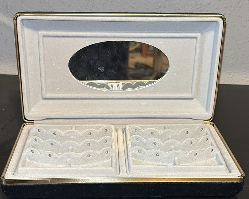 Assorted Decorative Plaques, Craft Supplies, and Household Items - image 17 of 19