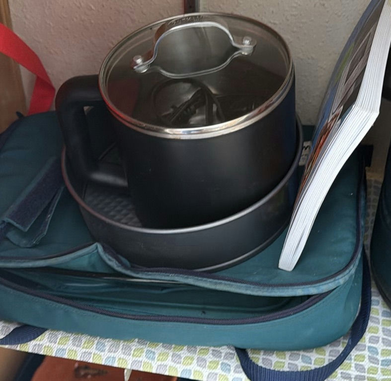 Kitchen Appliances and Bakeware Assortment - image 3 of 5