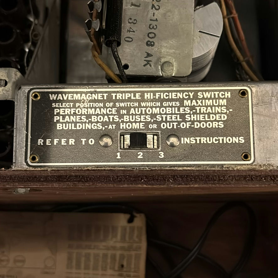 Vintage Zenith Wavemagnet Radio Antenna and RCA VHS Camcorder Kit - image 4 of 8