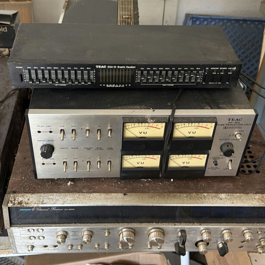 Vintage Audio Equipment and Turntable - image 1 of 5
